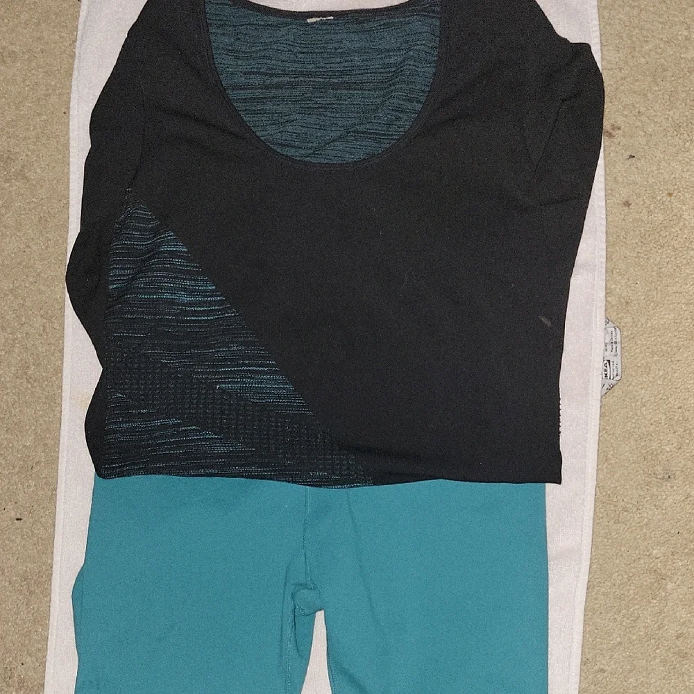 Fabletics Teal/Black Long Sleeve Top And Teal Leggings Set Sz SM $20 - Picture 6 of 8